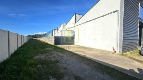 Armazém e Unidade Industrial