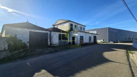 Armazém e Unidade Industrial