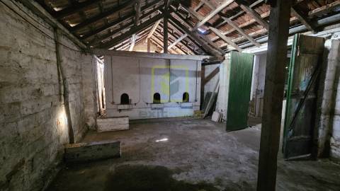 Armazém e Unidade Industrial