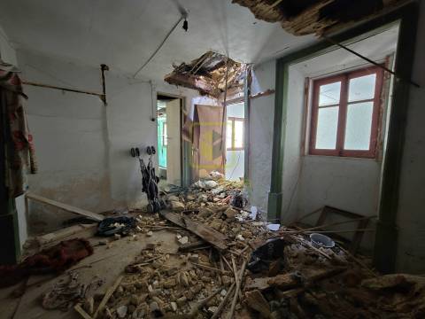 Moradia T1 para remodelar