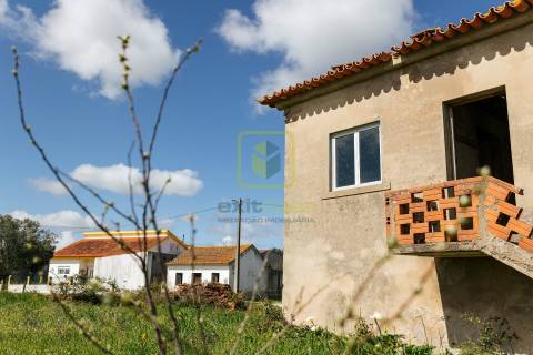 Moradia T2 com terreno em Montemor-o-Velho!