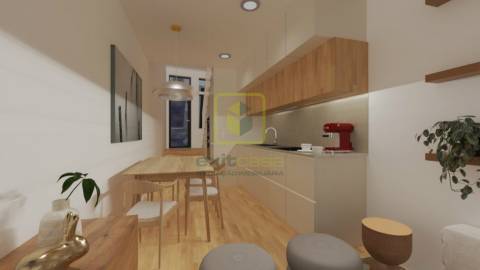 Moradia com Terraço e Logradouro