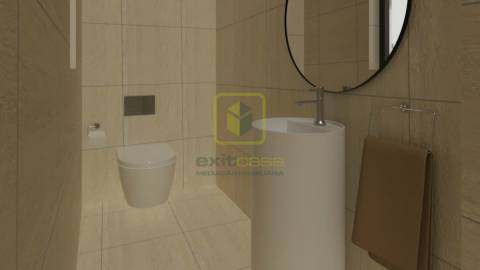 Moradia com Terraço e Logradouro