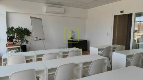 Escritório para Arrendamento