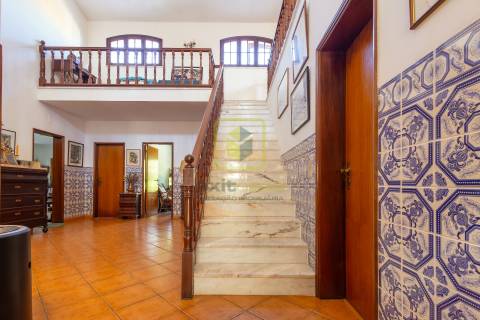 Moradia T5 com piscina