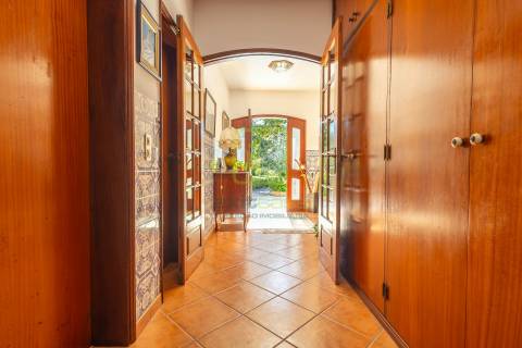 Moradia T5 com piscina