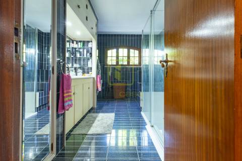 Moradia T5 com piscina