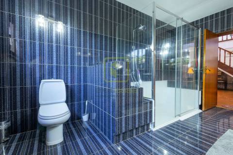 Moradia T5 com piscina