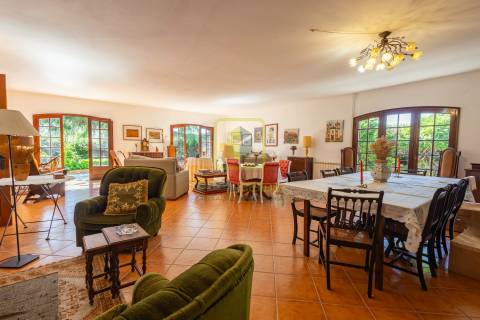 Moradia T5 com piscina