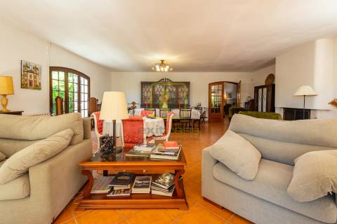 Moradia T5 com piscina