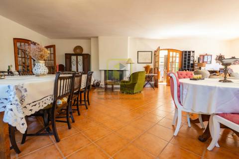 Moradia T5 com piscina