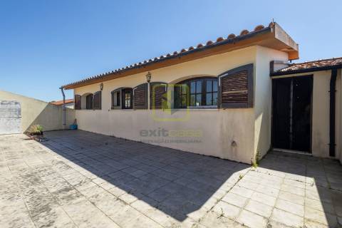 Moradia T5 com piscina