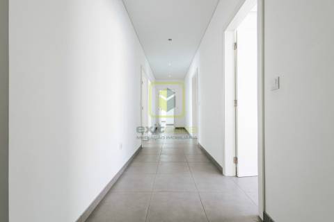 Moradia T4 de Arquitetura Moderna na Tocha