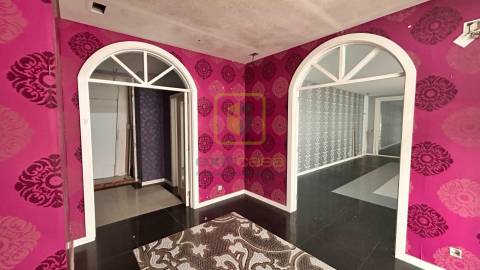 Moradia T4 a poucos passos da praia