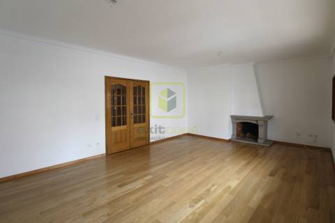 Apartamento T3 para Arrendamento