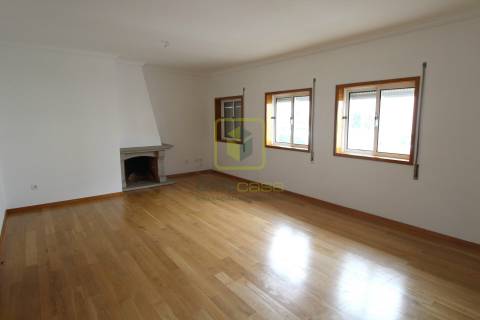 Apartamento T3 para Arrendamento