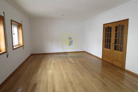 Apartamento T3 para Arrendamento