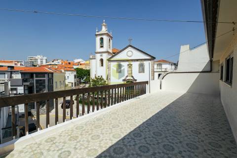 Moradia T3 na zona histórica de Buarcos