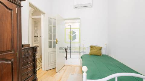 Moradia T8 para Investimento!