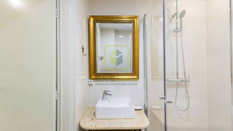 Moradia T8 para Investimento!