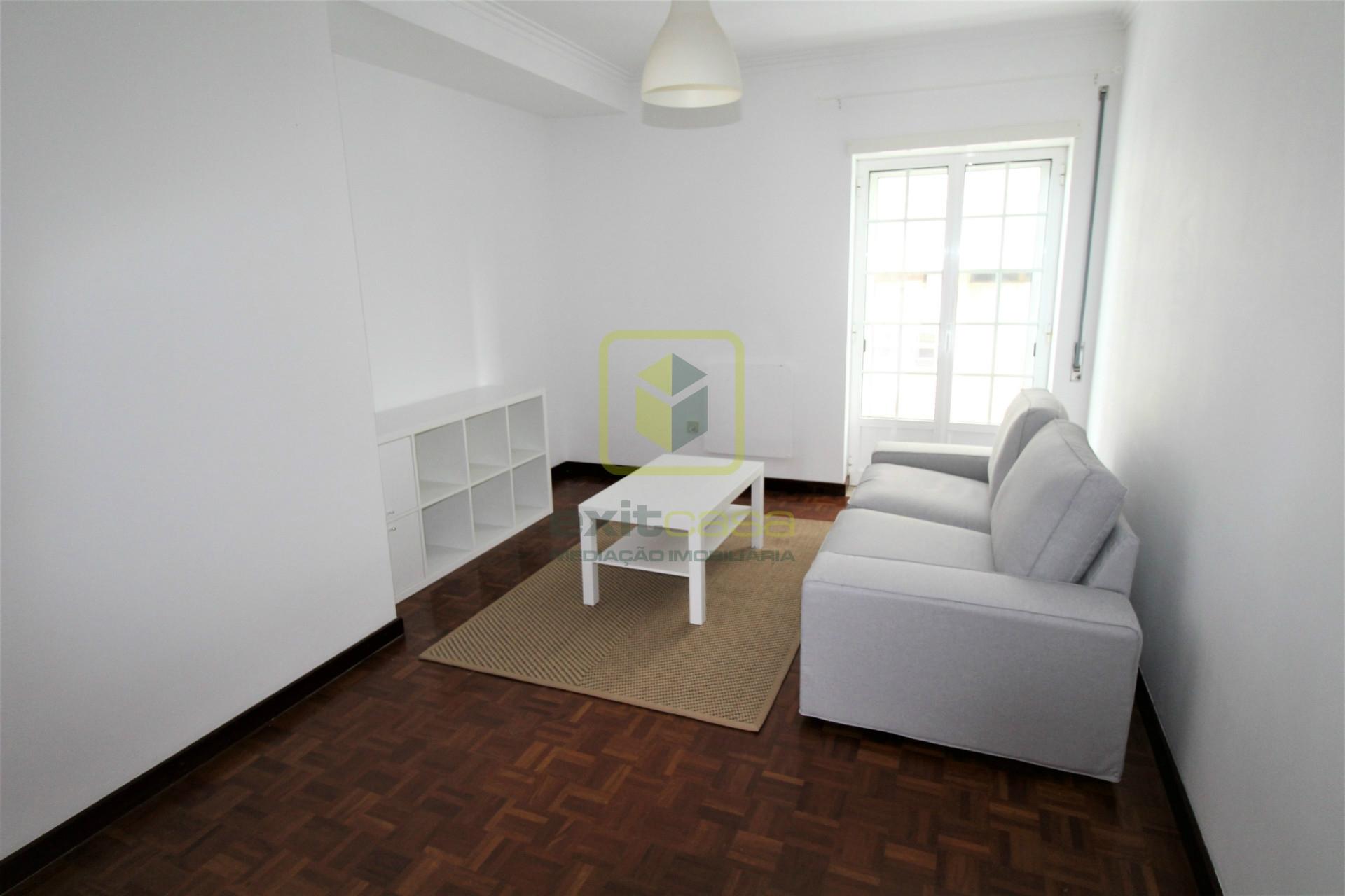Apartamento T2 Equipado e Mobilado para Arrendamento