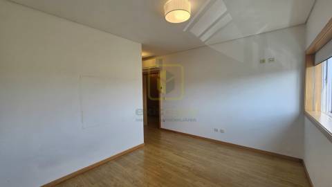 Apartamento T2 Mobilado para Arrendamento