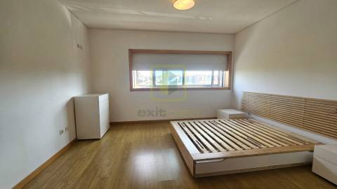 Apartamento T2 Mobilado para Arrendamento