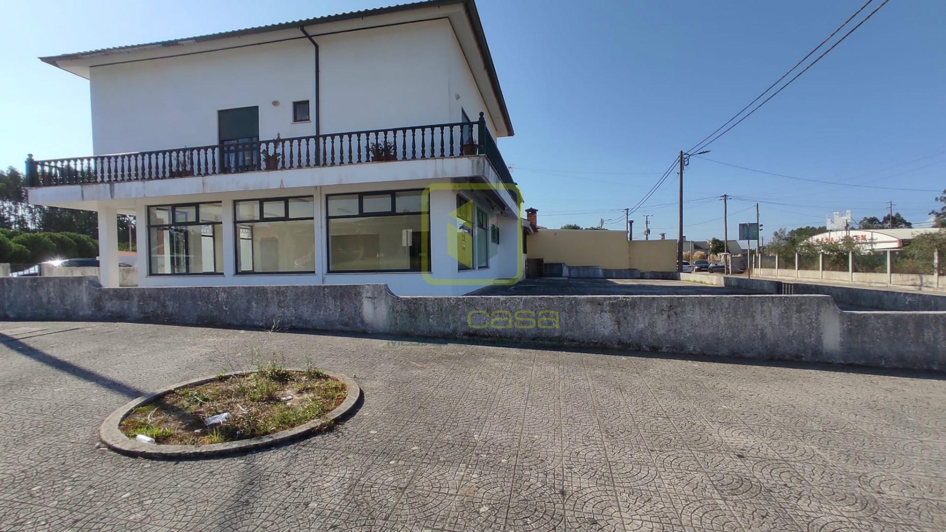 Loja para Arrendamento em Soza