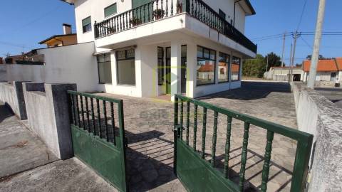 Loja para Arrendamento em Soza