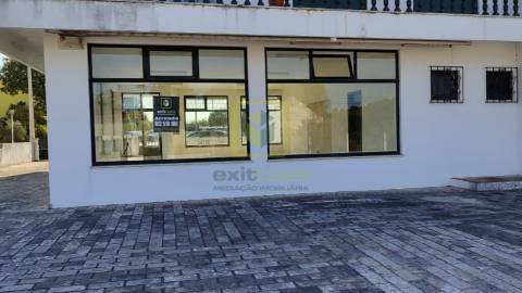 Loja para Arrendamento em Soza