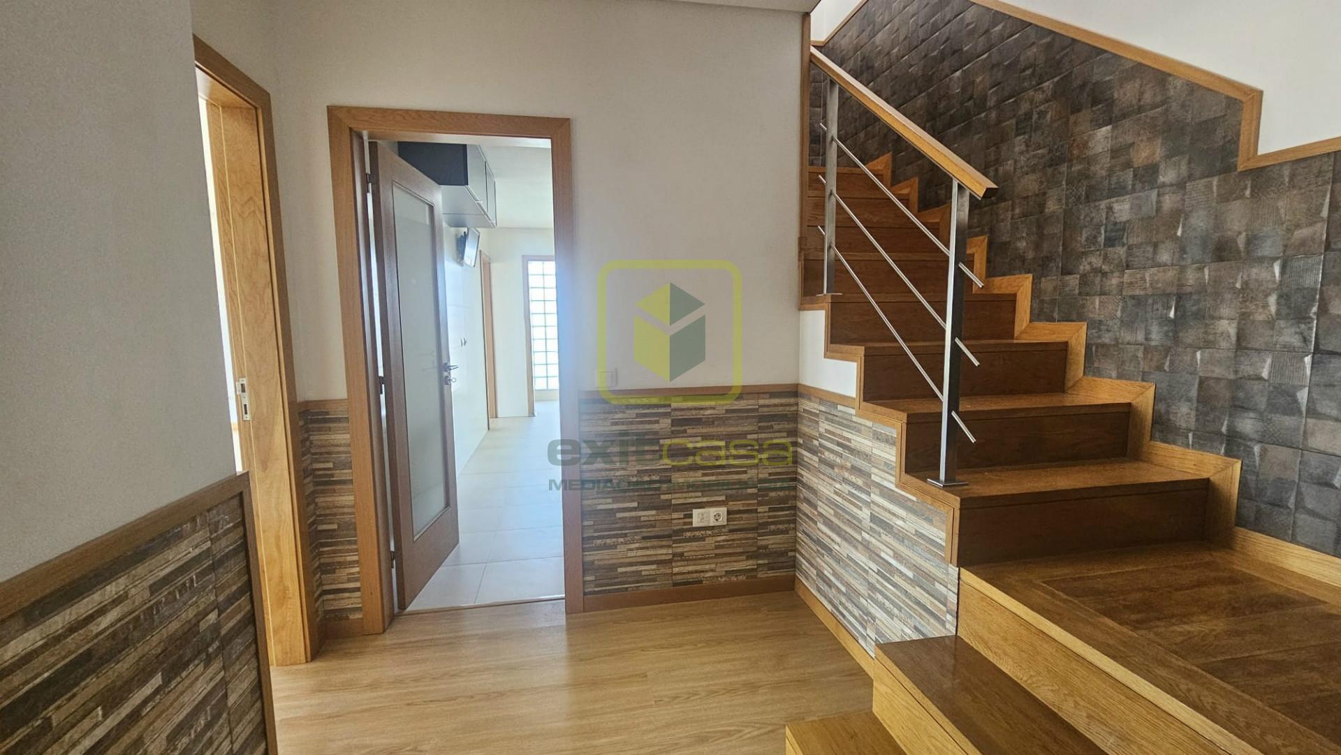 Apartamento T3 Duplex para Arrendamento