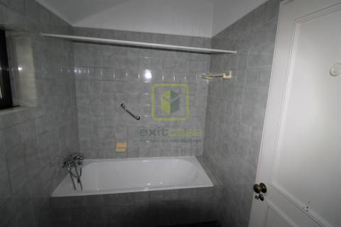 Apartamento T2 Duplex para Arrendamento em Aveiro