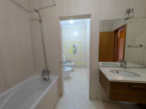 Apartamento T2 para Arrendamento em Aveiro