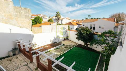 Moradia T4 com vista de mar