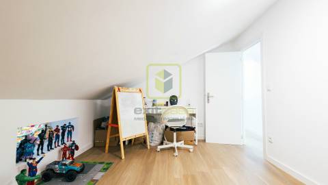 Moradia T4 remodelada