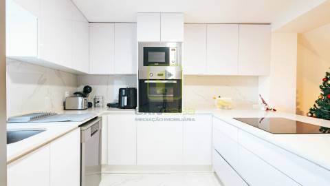 Moradia T4 remodelada