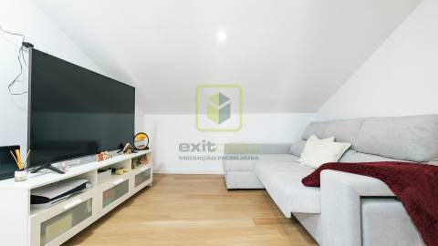 Moradia T4 remodelada