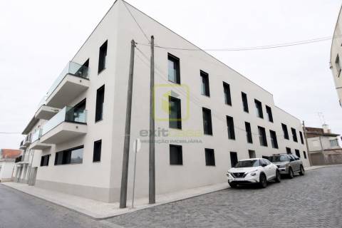 Apartamento T2 com Varanda em Aveiro