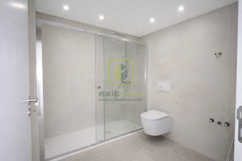 Apartamento T2 com Varanda em Aveiro