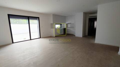 Apartamento T3 com Terraço em Aveiro