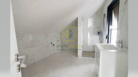 Apartamento T3 Duplex com Terraços em Aveiro