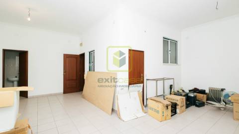 Restaurante e escritórios