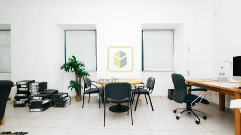 Restaurante e escritórios