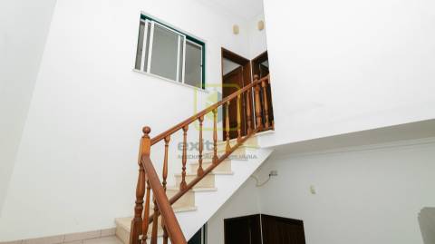 Restaurante e escritórios