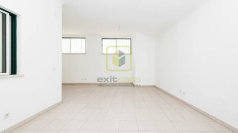 Restaurante e escritórios