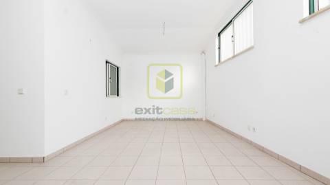 Restaurante e escritórios