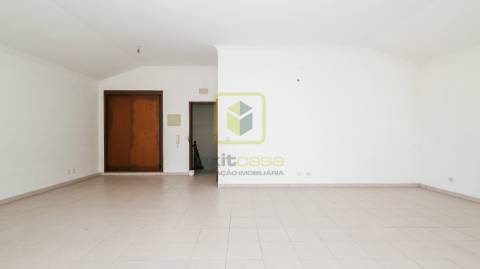 Restaurante e escritórios