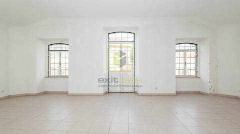 Restaurante e escritórios