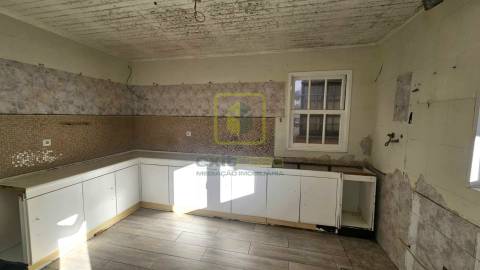 Moradia Térrea a Poucos Minutos da Praia