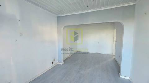 Moradia Térrea a Poucos Minutos da Praia